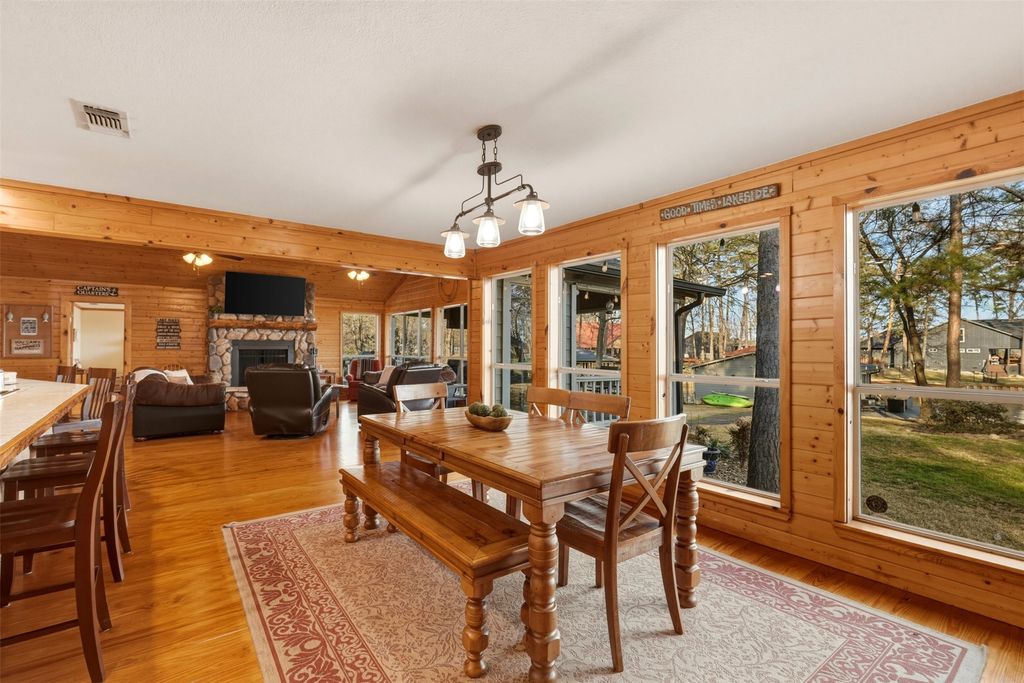 88 Wilcox Street, Mount Vernon, TX 75457