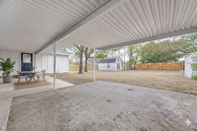 1402 N Ricketts Street, Sherman, TX 75092