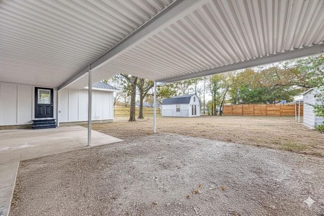 1402 N Ricketts Street, Sherman, TX 75092