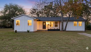 1402 N Ricketts Street, Sherman, TX 75092