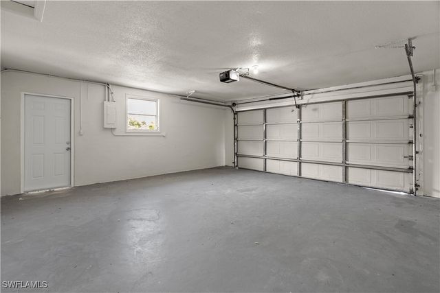 8925 Dorchester ST, Fort Myers, FL 33907