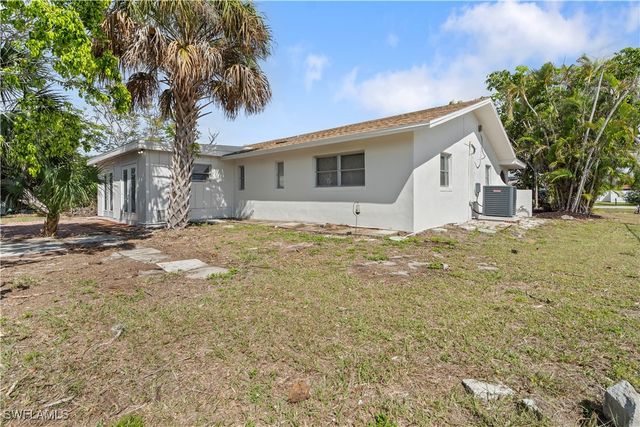 8925 Dorchester ST, Fort Myers, FL 33907