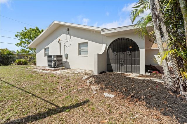 8925 Dorchester ST, Fort Myers, FL 33907
