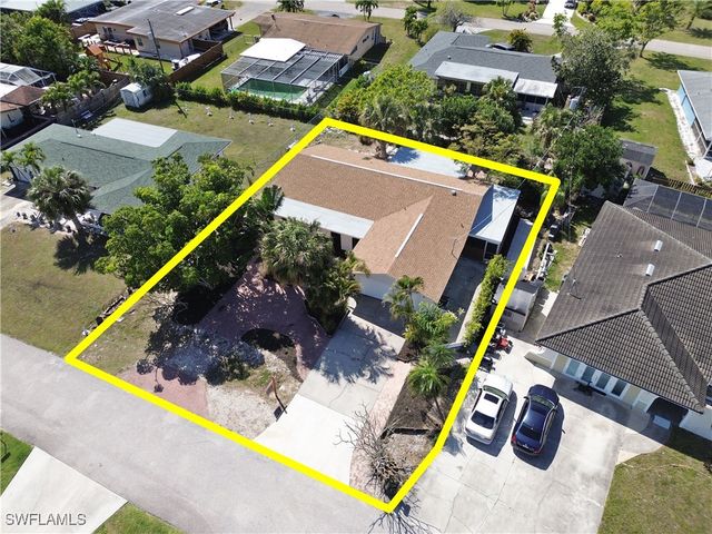 8925 Dorchester ST, Fort Myers, FL 33907