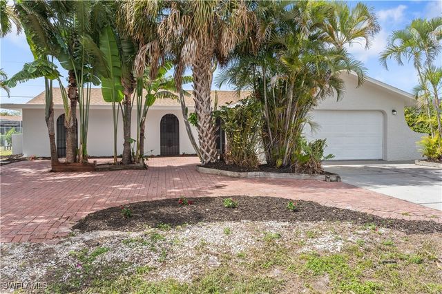 8925 Dorchester ST, Fort Myers, FL 33907