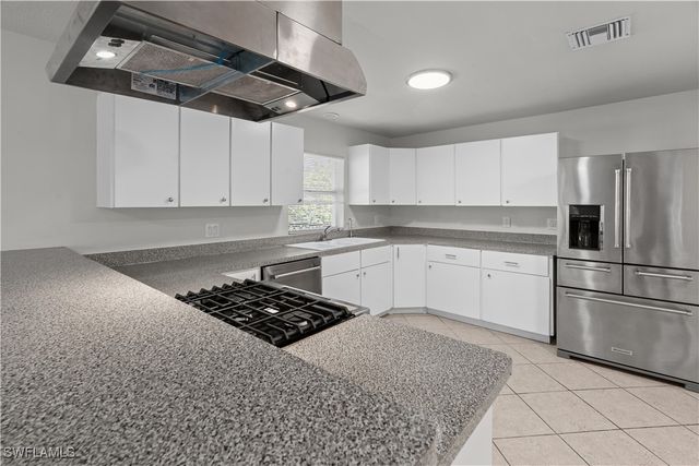 8925 Dorchester ST, Fort Myers, FL 33907