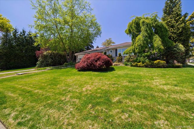 406 Jefferson Street, Franklin Square, NY 11010