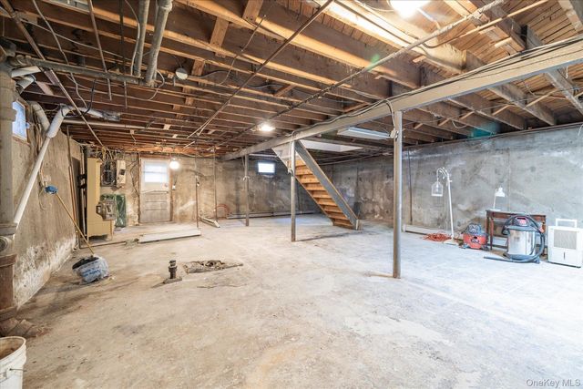 406 Jefferson Street, Franklin Square, NY 11010