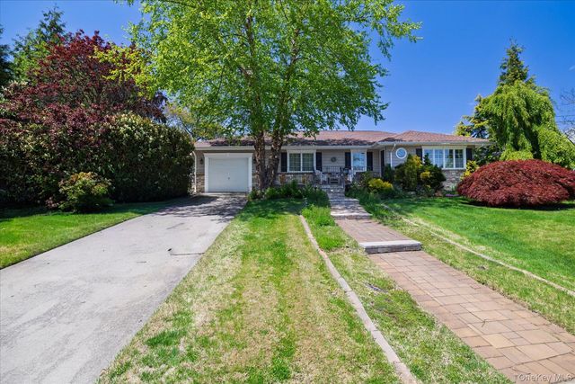 406 Jefferson Street, Franklin Square, NY 11010