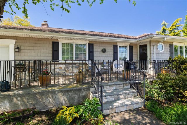 406 Jefferson Street, Franklin Square, NY 11010