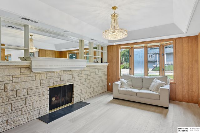 1101 Potter Road, Bellevue, NE 68005