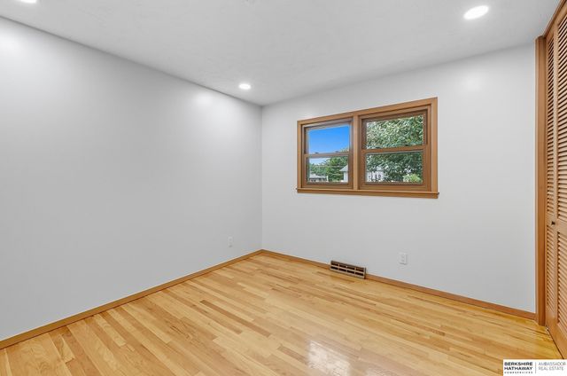 1101 Potter Road, Bellevue, NE 68005