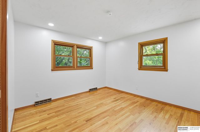 1101 Potter Road, Bellevue, NE 68005