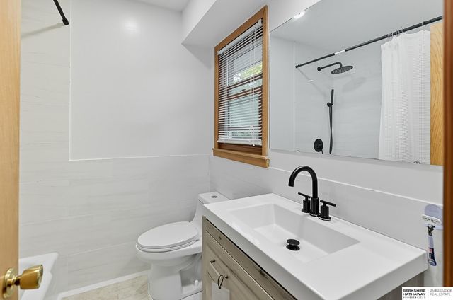 1101 Potter Road, Bellevue, NE 68005