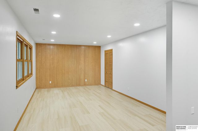 1101 Potter Road, Bellevue, NE 68005