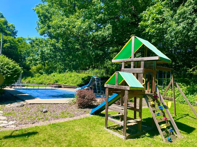 12512 Van Buren Street, Crown Point, IN 46307