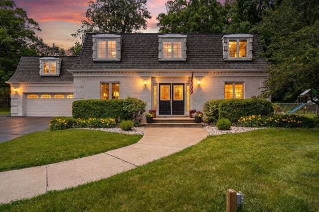 12512 Van Buren Street, Crown Point, IN 46307