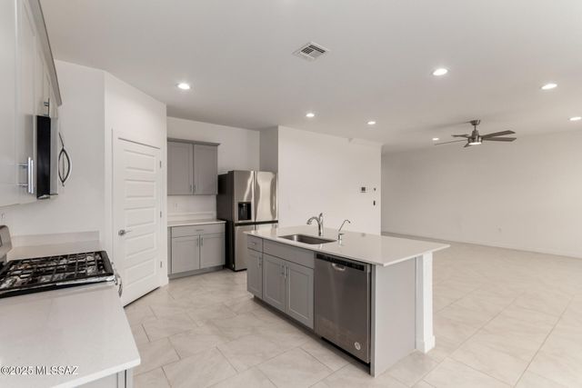 12774 E Joffroy Drive, Vail, AZ 85641