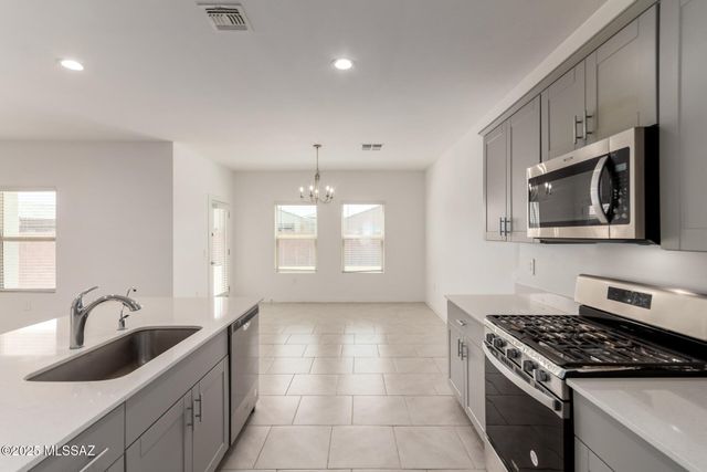 12774 E Joffroy Drive, Vail, AZ 85641