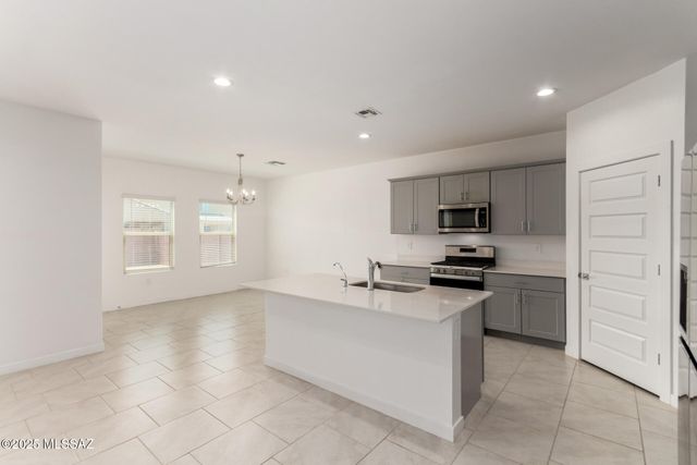 12774 E Joffroy Drive, Vail, AZ 85641