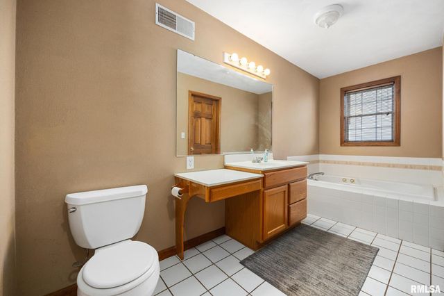 820 W CEDAR POINT Court, Bartonville, IL 61607