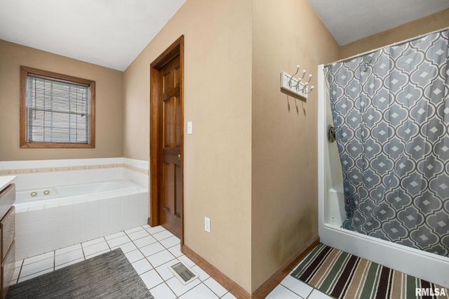 820 W CEDAR POINT Court, Bartonville, IL 61607