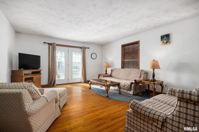 820 W CEDAR POINT Court, Bartonville, IL 61607