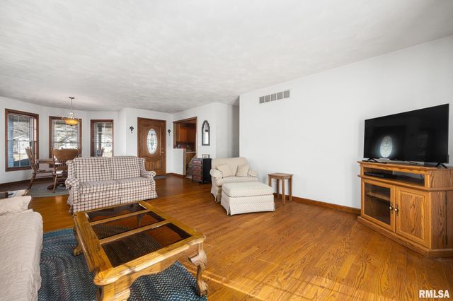 820 W CEDAR POINT Court, Bartonville, IL 61607