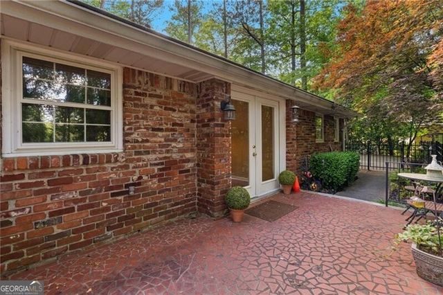 515 Kenbrook Drive, Atlanta, GA 30327