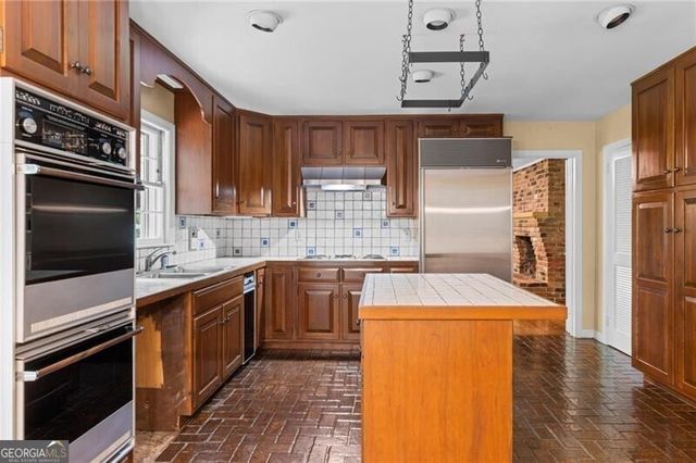 515 Kenbrook Drive, Atlanta, GA 30327