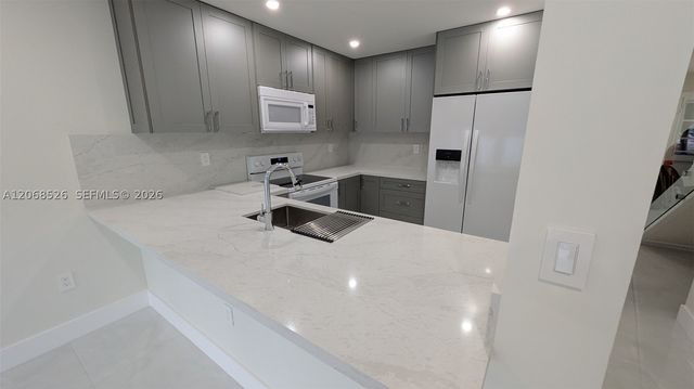 10341 SW 147th Ct Cir 14, Miami, FL 33196