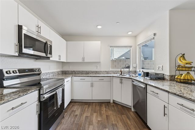 5714 Sunset Amber Avenue, Las Vegas, NV 89122