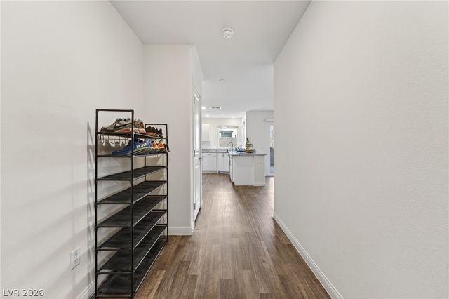 5714 Sunset Amber Avenue, Las Vegas, NV 89122