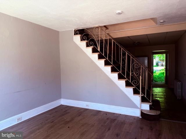 325 E MOORE ST, Norristown, PA 19401
