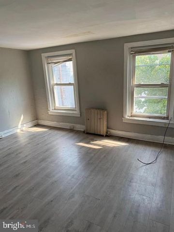 325 E MOORE ST, Norristown, PA 19401