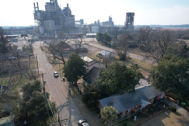 604 Henry St., Georgetown, SC 29440