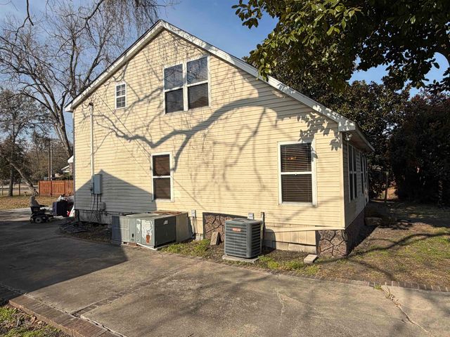 604 Henry St., Georgetown, SC 29440