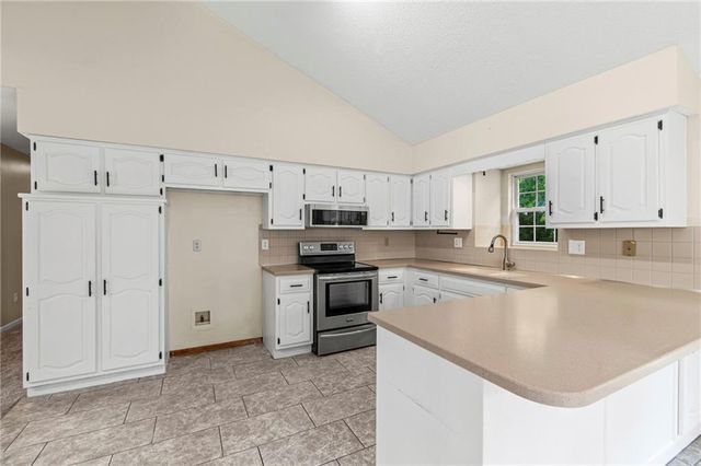 2204 NE Chipman Road, Lee's Summit, MO 64086