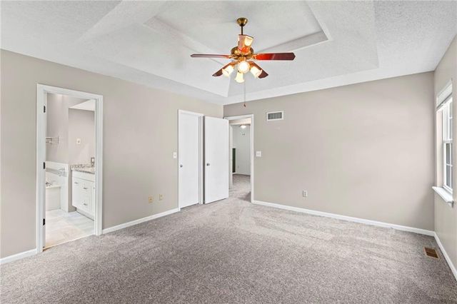 2204 NE Chipman Road, Lee's Summit, MO 64086