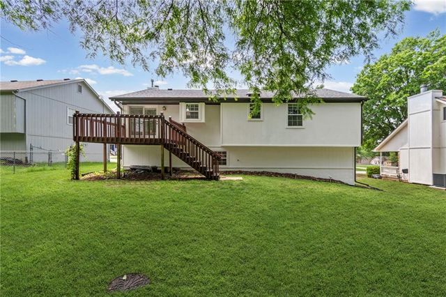 2204 NE Chipman Road, Lee's Summit, MO 64086