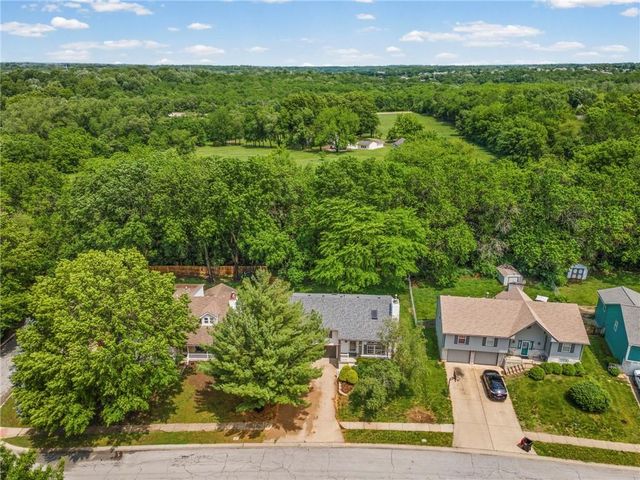 2204 NE Chipman Road, Lee's Summit, MO 64086
