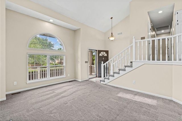 2204 NE Chipman Road, Lee's Summit, MO 64086