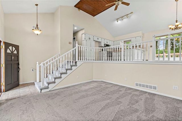 2204 NE Chipman Road, Lee's Summit, MO 64086