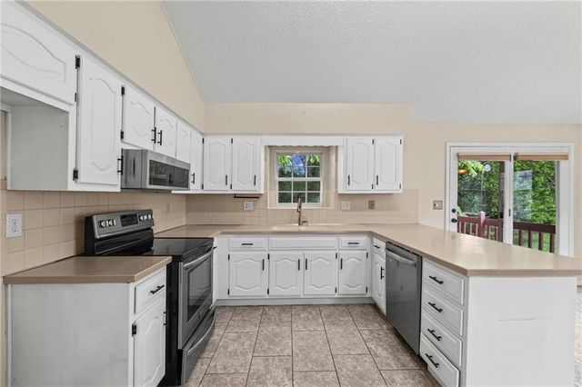 2204 NE Chipman Road, Lee's Summit, MO 64086