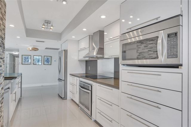 10175 Collins Avenue 102, Bal Harbour, FL 33154