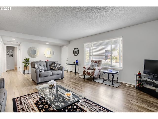 10570 Sw CENTURY OAK Dr, Portland, OR 97224