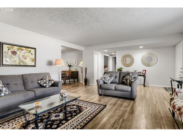 10570 Sw CENTURY OAK Dr, Portland, OR 97224