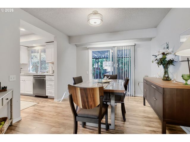 10570 Sw CENTURY OAK Dr, Portland, OR 97224