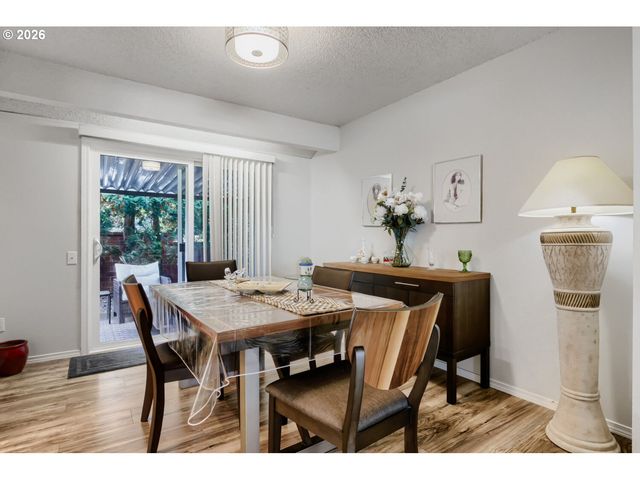 10570 Sw CENTURY OAK Dr, Portland, OR 97224