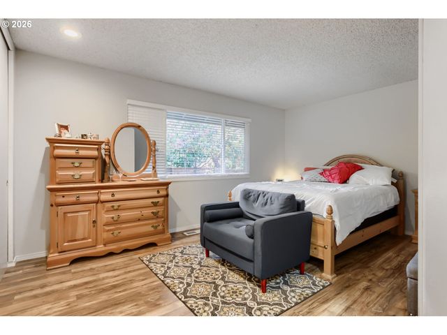 10570 Sw CENTURY OAK Dr, Portland, OR 97224